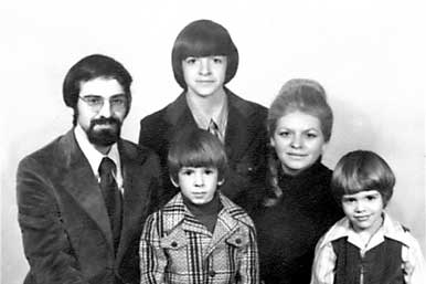 Bob's First Family, Nov 1971
